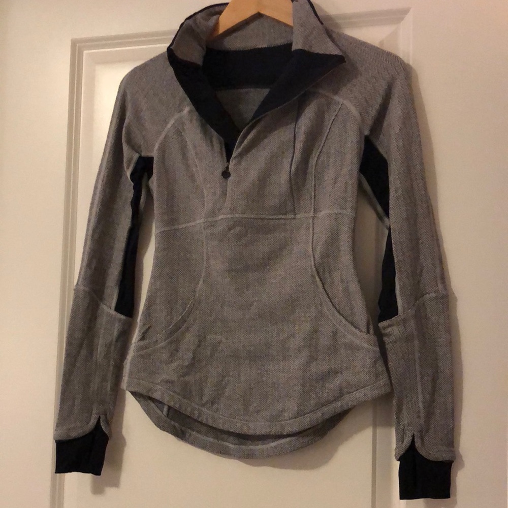 lululemon long sleeve grey and black top size extra small